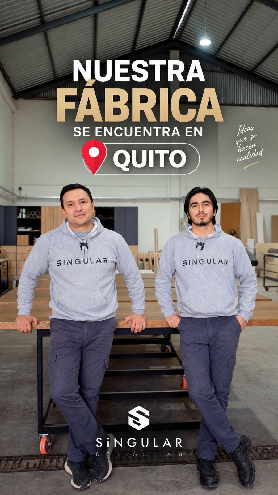 Los dos socios de Singular DesignLab en su fábrica de Quito